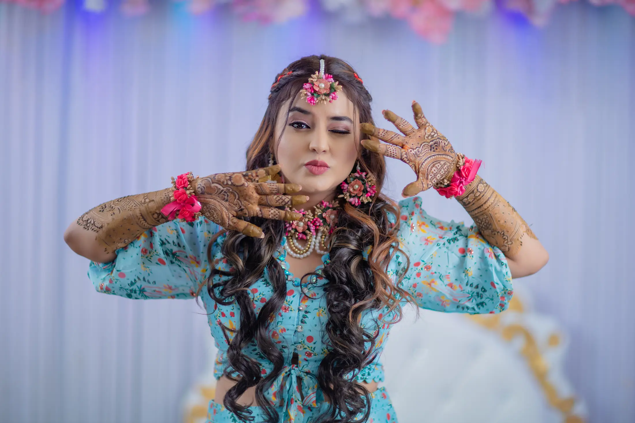 Sandhya Hotwani mehendi story photograph